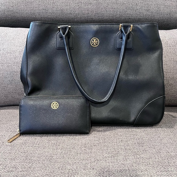 Authentic Tory Burch Large Saffiano Leather Tote - Picture 2 of 15